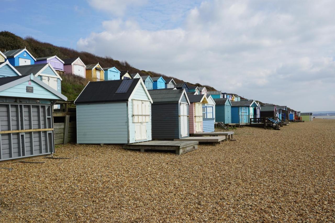 Dotty'S Retreat Villa Milford on Sea Exterior photo